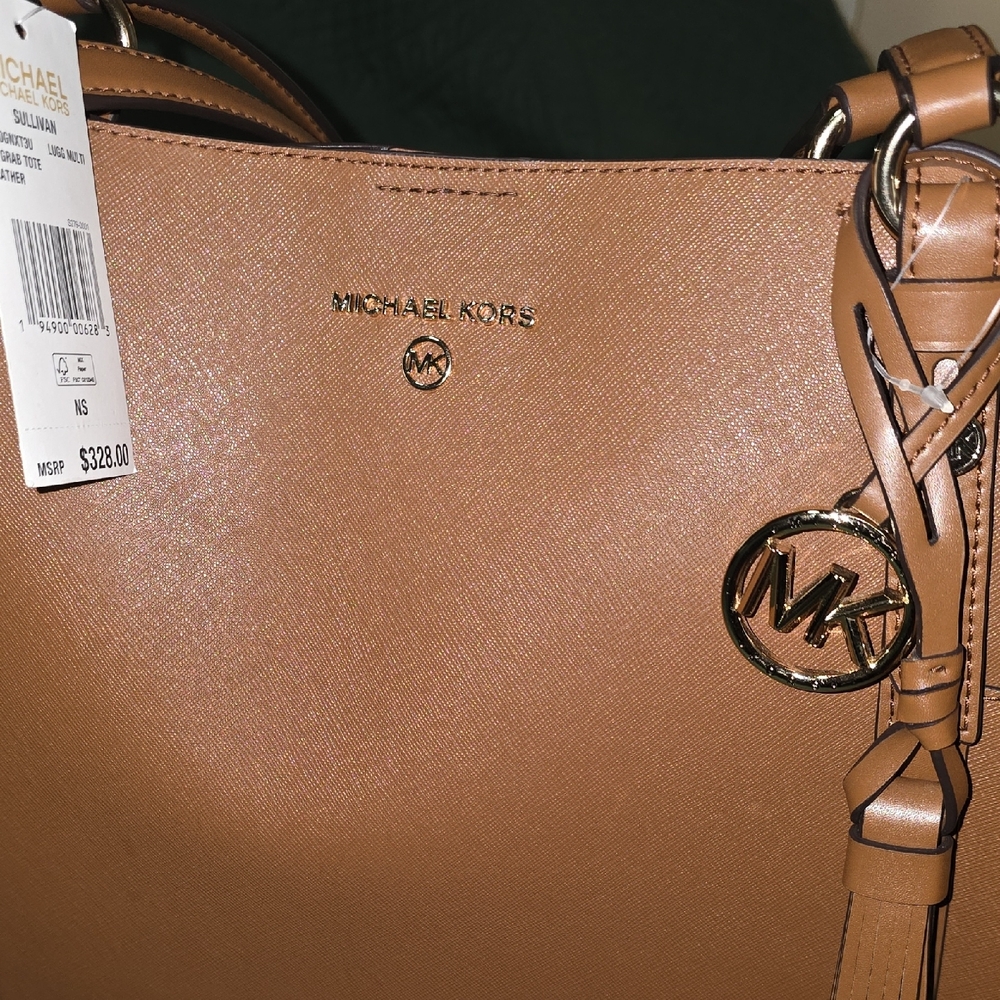 NWT* Michael Kors Sullivan Tote Bag with Gold Accents - Picture 3 of 7